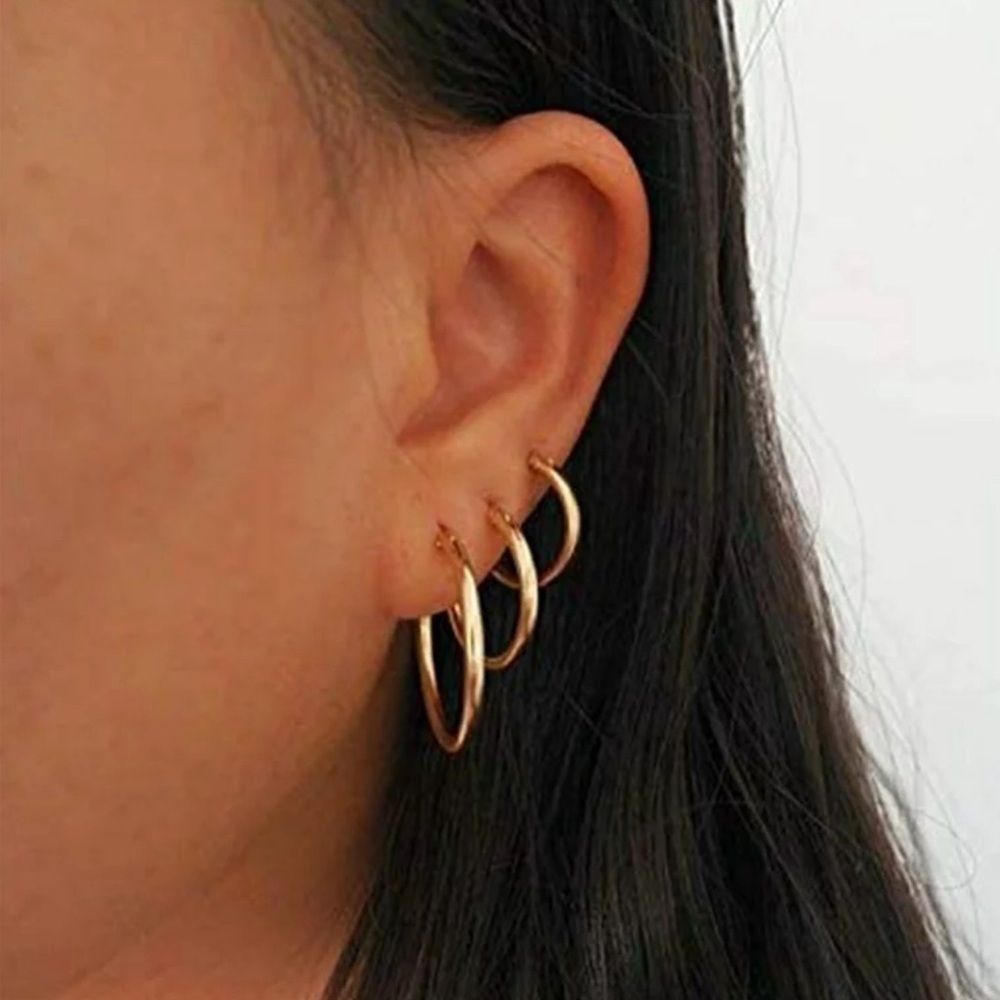 House Of Harlow 1960 gold hoops